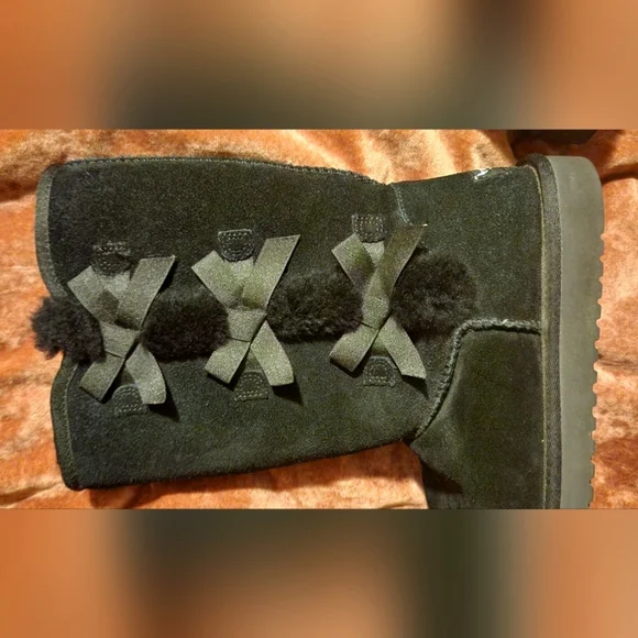 Koolaburra Womens Tall Black Bow Ugg Boots Size 10 - Picture 6 of 8